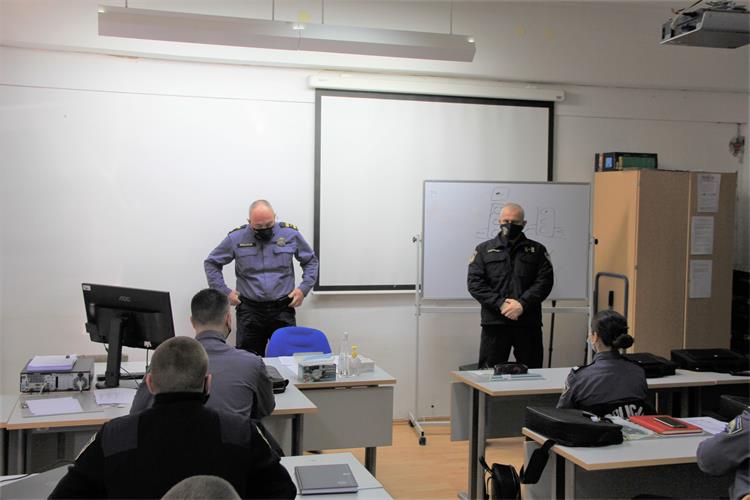 Slika /02_vijesti/2021/2 mjesec/Tečaj prometne policije/IMG_2465.JPG